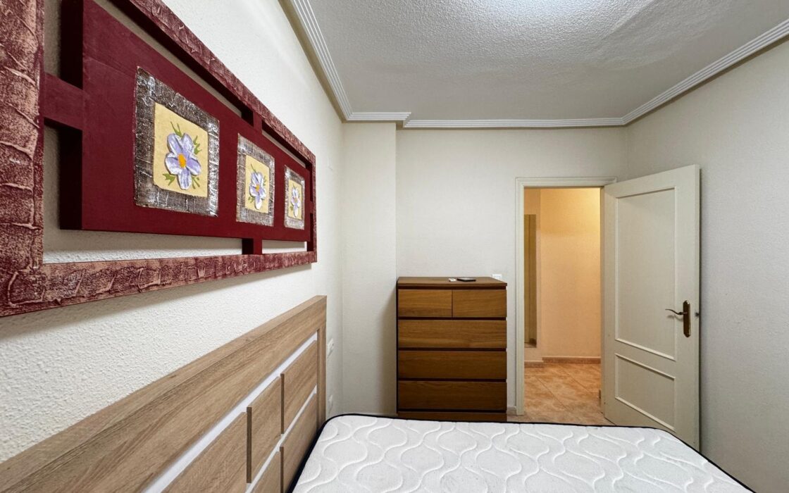 Апартаменты 70 кв.м в Торревьехе с бассейном у пляжа