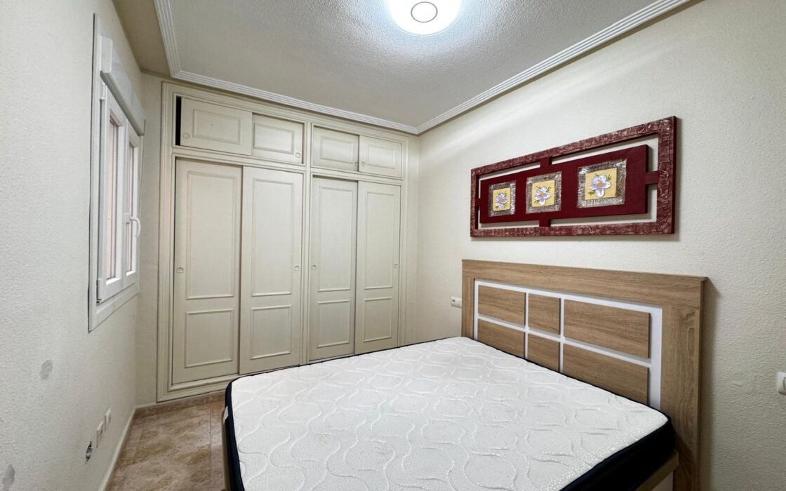 Апартаменты 70 кв.м в Торревьехе с бассейном у пляжа