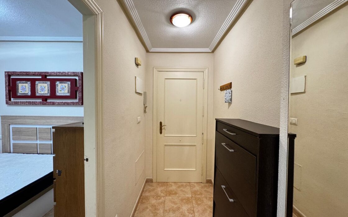 Апартаменты 70 кв.м в Торревьехе с бассейном у пляжа