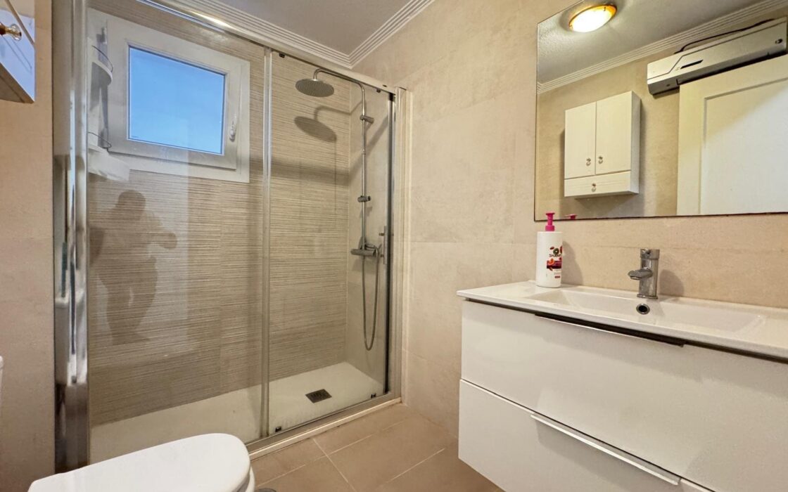 Апартаменты 70 кв.м в Торревьехе с бассейном у пляжа