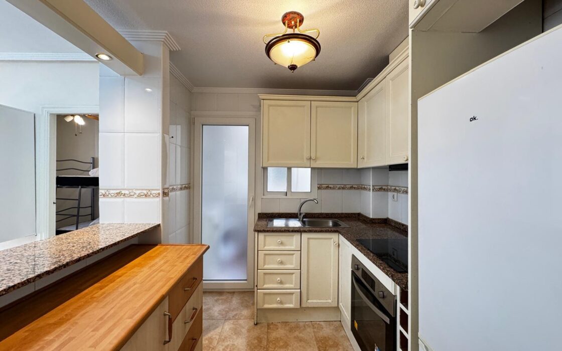 Апартаменты 70 кв.м в Торревьехе с бассейном у пляжа