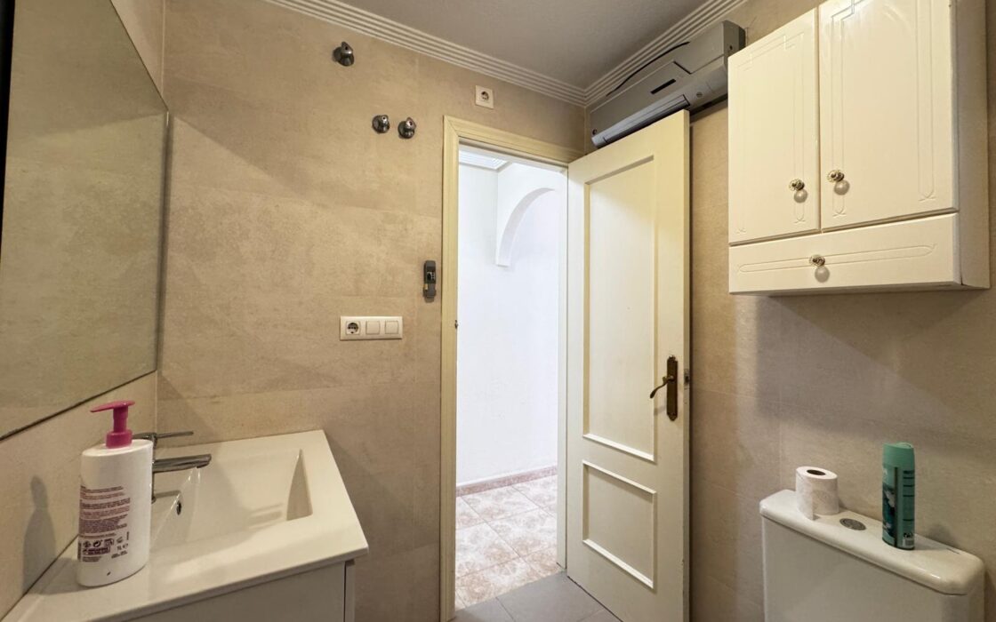 Апартаменты 70 кв.м в Торревьехе с бассейном у пляжа