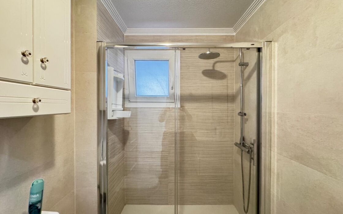 Апартаменты 70 кв.м в Торревьехе с бассейном у пляжа