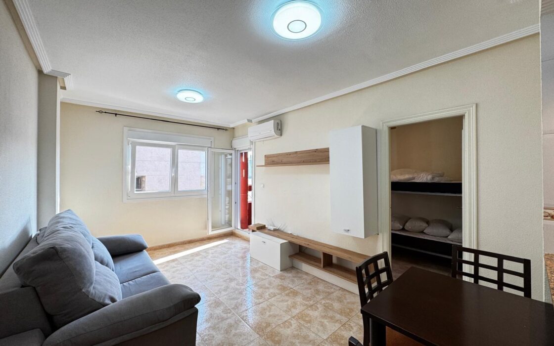 Апартаменты 70 кв.м в Торревьехе с бассейном у пляжа