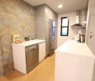 Трикімнатні апартаменти в Ориуэла Коста з терасою біля моря