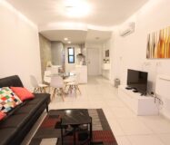 Трикімнатні апартаменти в Ориуэла Коста з терасою біля моря