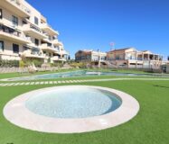 Трикімнатні апартаменти в Ориуэла Коста з терасою біля моря