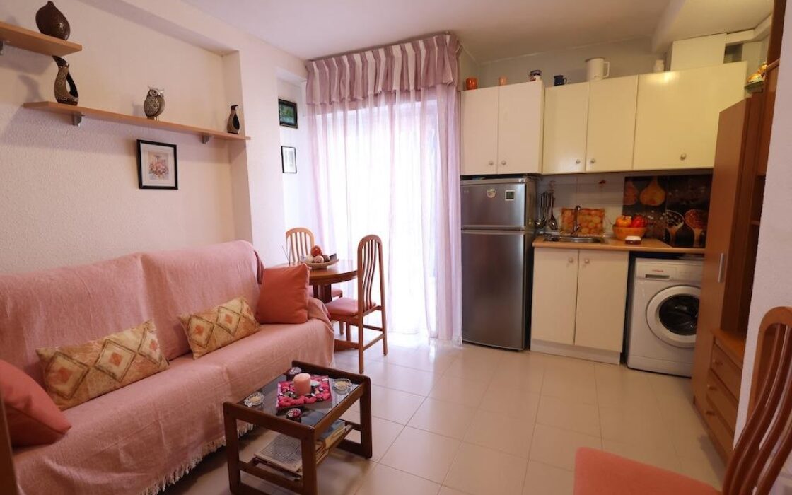 Апартаменты в Торревьехе 35 кв.м 250 м до моря с террасой