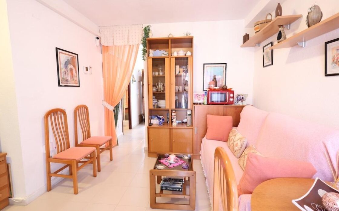 Апартаменты в Торревьехе 35 кв.м 250 м до моря с террасой