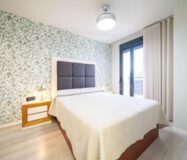 Апартаменты 97 кв.м с террасой в Аликанте у моря