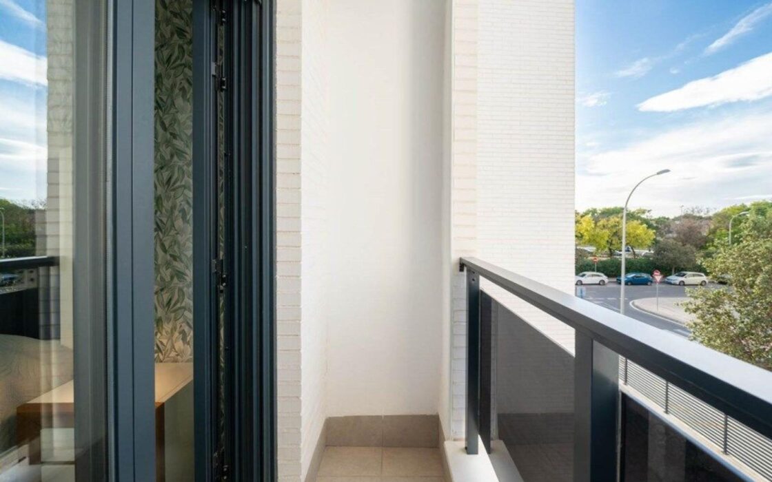 Апартаменты 97 кв.м с террасой в Аликанте у моря