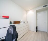 Апартаменты 97 кв.м с террасой в Аликанте у моря