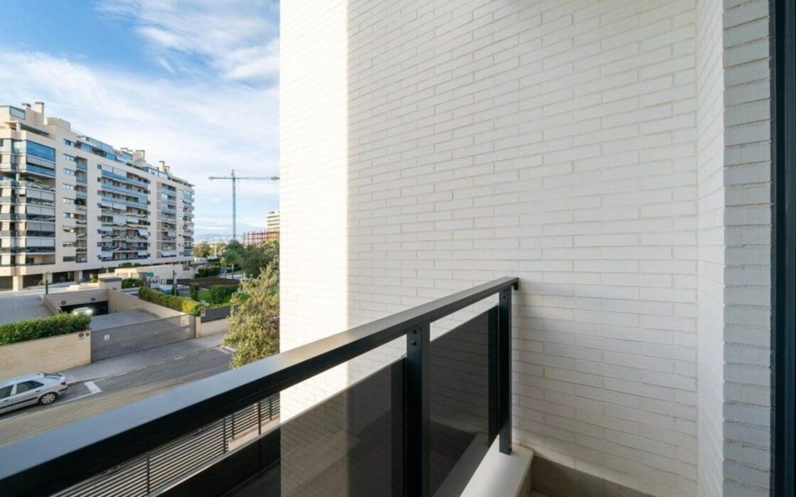 Апартаменты 97 кв.м с террасой в Аликанте у моря