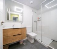 Апартаменты 97 кв.м с террасой в Аликанте у моря