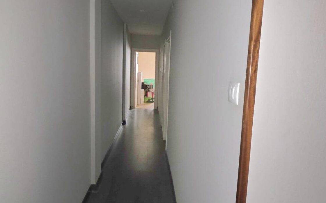 Апартаменты в Хихоне 107 кв.м с лифтом и 4 комнатами