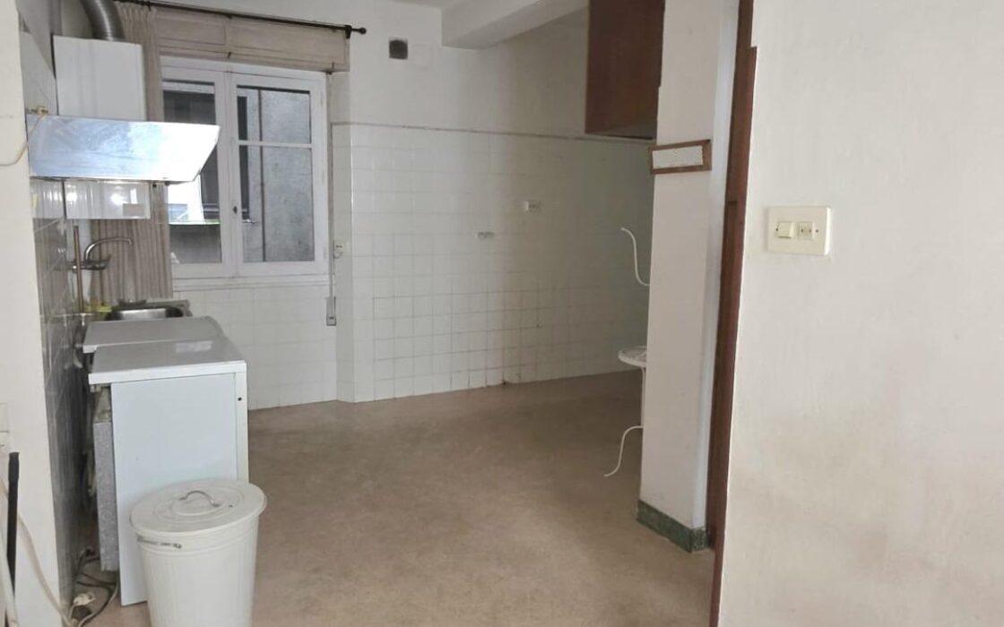 Апартаменты в Хихоне 107 кв.м с лифтом и 4 комнатами