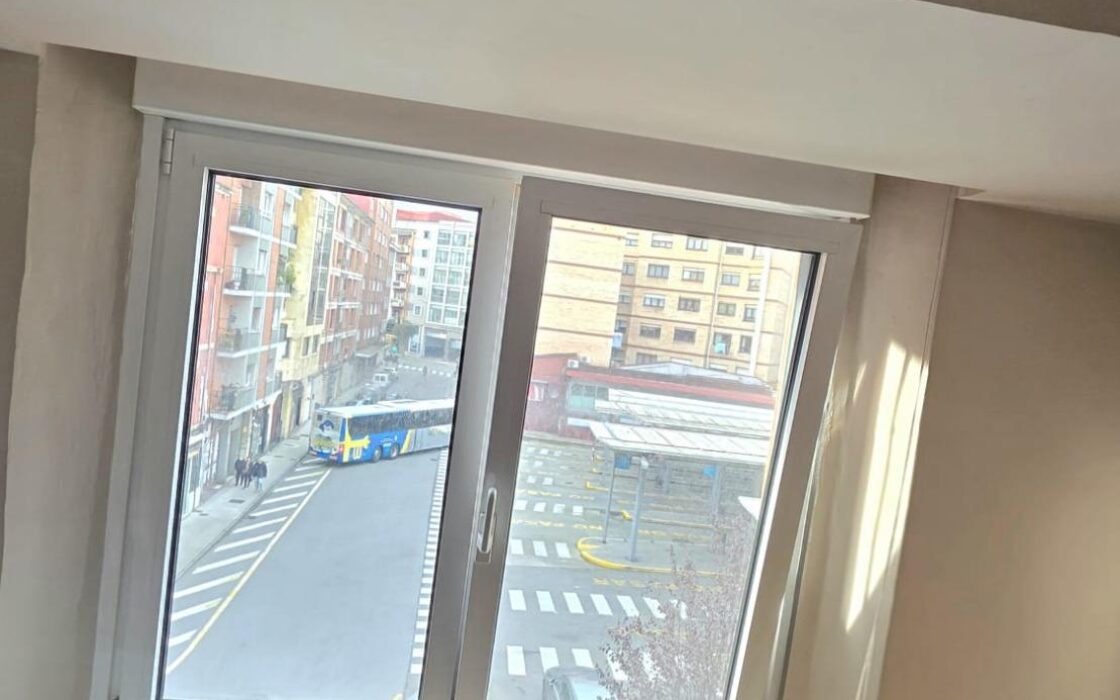 Апартаменты в Хихоне 107 кв.м с лифтом и 4 комнатами