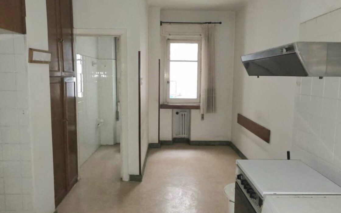 Апартаменты в Хихоне 107 кв.м с лифтом и 4 комнатами