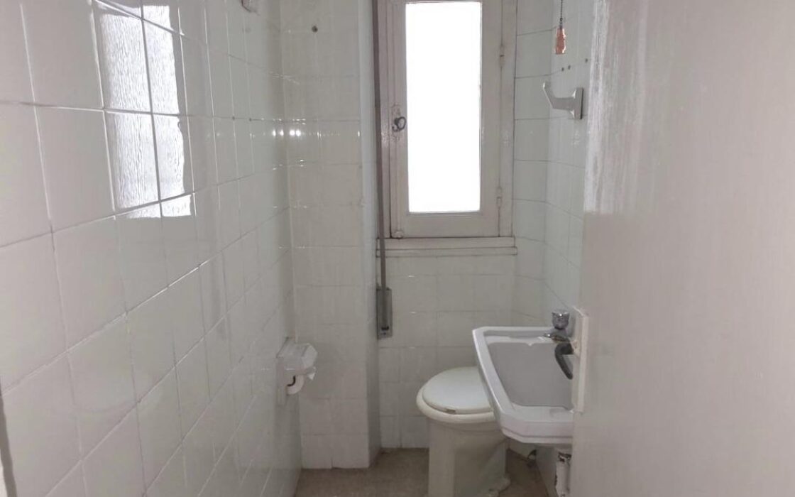 Апартаменты в Хихоне 107 кв.м с лифтом и 4 комнатами