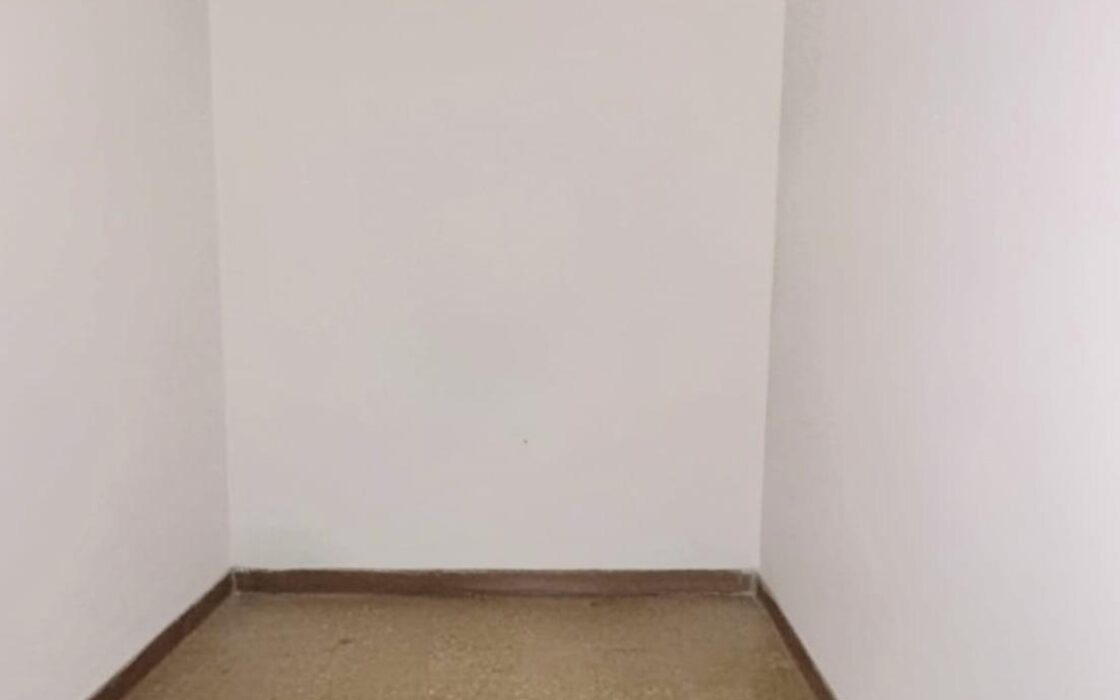 Апартаменты в Хихоне 107 кв.м с лифтом и 4 комнатами