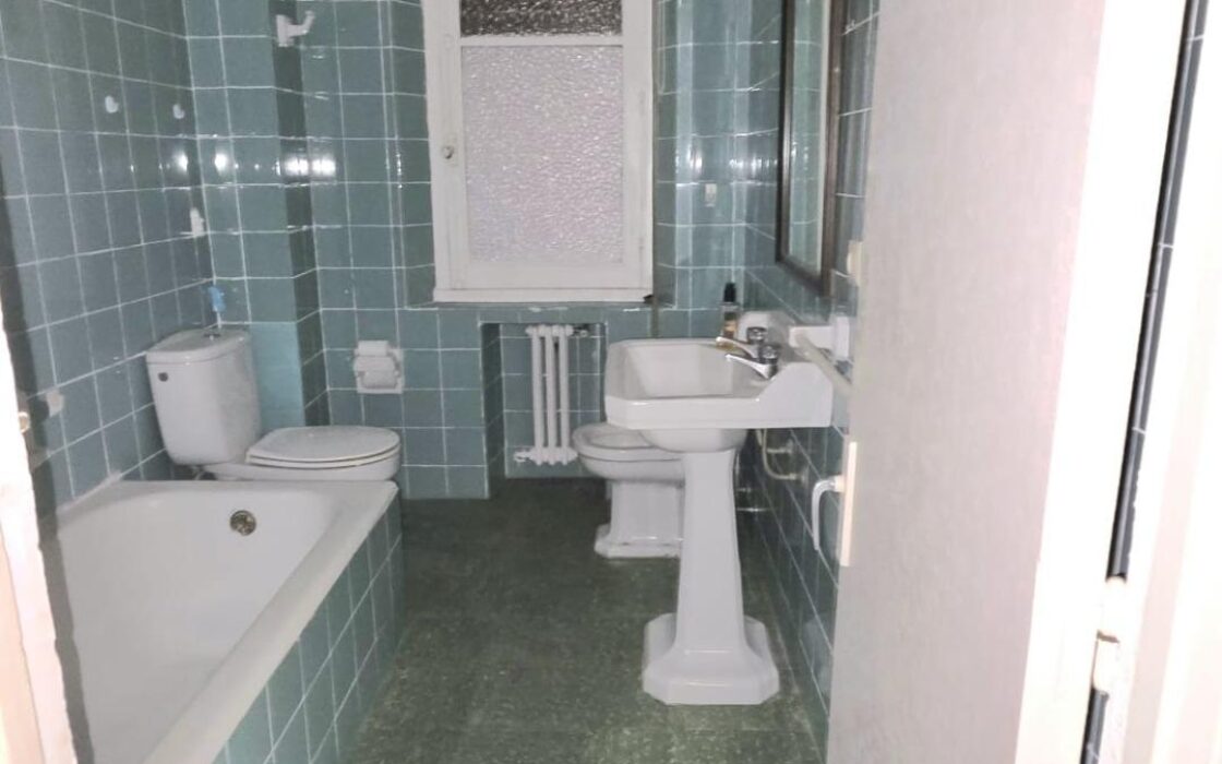 Апартаменты в Хихоне 107 кв.м с лифтом и 4 комнатами