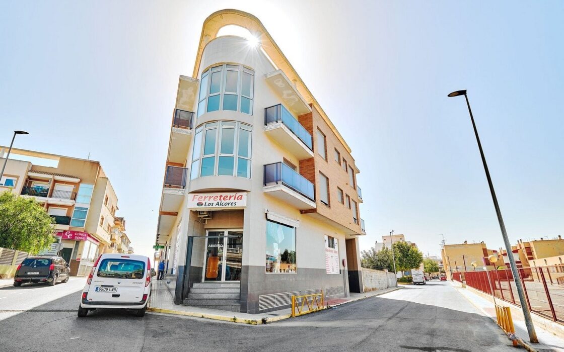 Квартиры с террасой в Сан-Мигель-де-Салинас, 2-3 комнаты