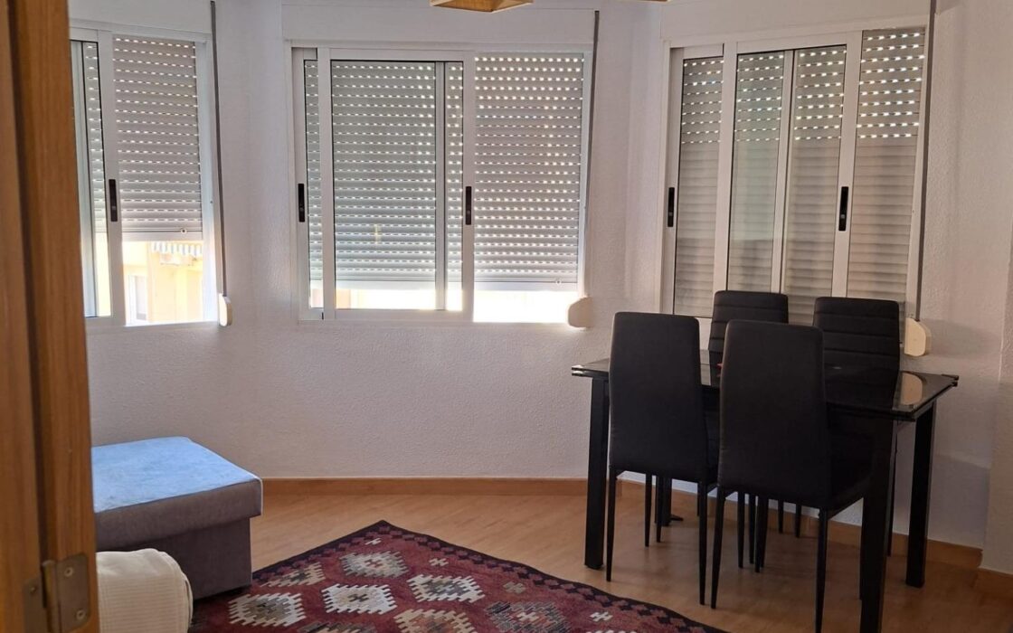 Апартаменты в Аликанте 70 кв.м с террасой у моря