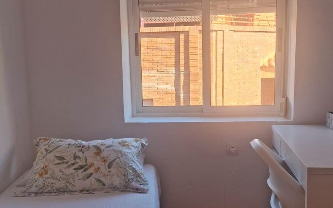 Апартаменты в Аликанте 70 кв.м с террасой у моря