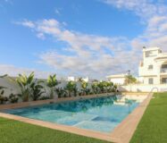 Апартаменти 81 кв.м в Рохалес з балконом та басейном