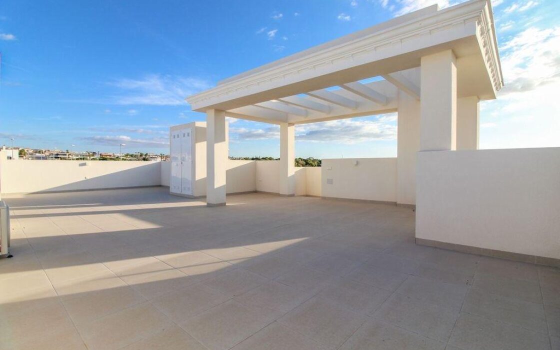 Апартаменти 81 кв.м в Рохалес з балконом та басейном