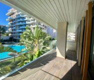 Апартаменти 121 кв.м в Аликанте з терасою та басейном