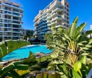 Апартаменти 121 кв.м в Аликанте з терасою та басейном