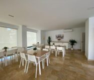 Апартаменти 121 кв.м в Аликанте з терасою та басейном