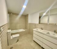 Апартаменти 121 кв.м в Аликанте з терасою та басейном