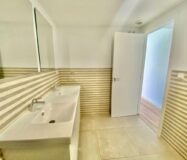 Апартаменти 121 кв.м в Аликанте з терасою та басейном