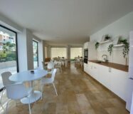 Апартаменти 121 кв.м в Аликанте з терасою та басейном