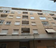 Просторная квартира в Торревьехе 75 кв.м с террасой у моря