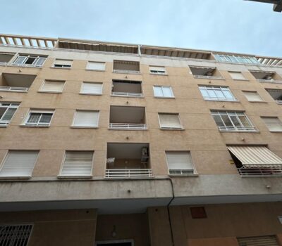 Простора квартира в Торрев’єсі 75 кв.м з терасою біля моря