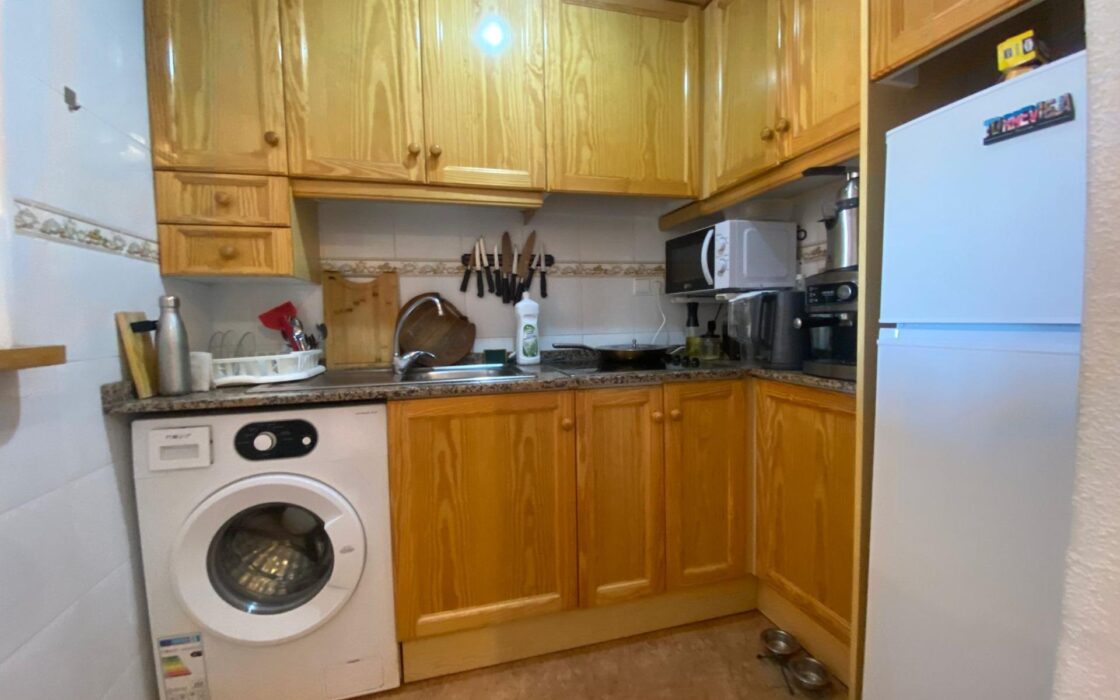 Просторная квартира в Торревьехе 75 кв.м с террасой у моря