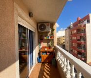 Просторная квартира в Торревьехе 75 кв.м с террасой у моря