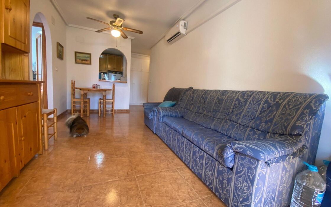 Просторная квартира в Торревьехе 75 кв.м с террасой у моря