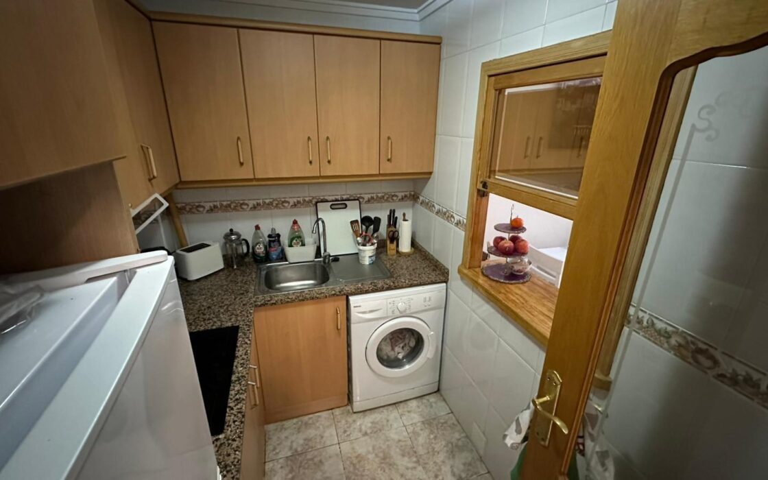 Просторная квартира в Торревьехе 75 кв.м с террасой у моря