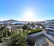 Просторні апартаменти з видом на море в Eivissa 109 кв.м