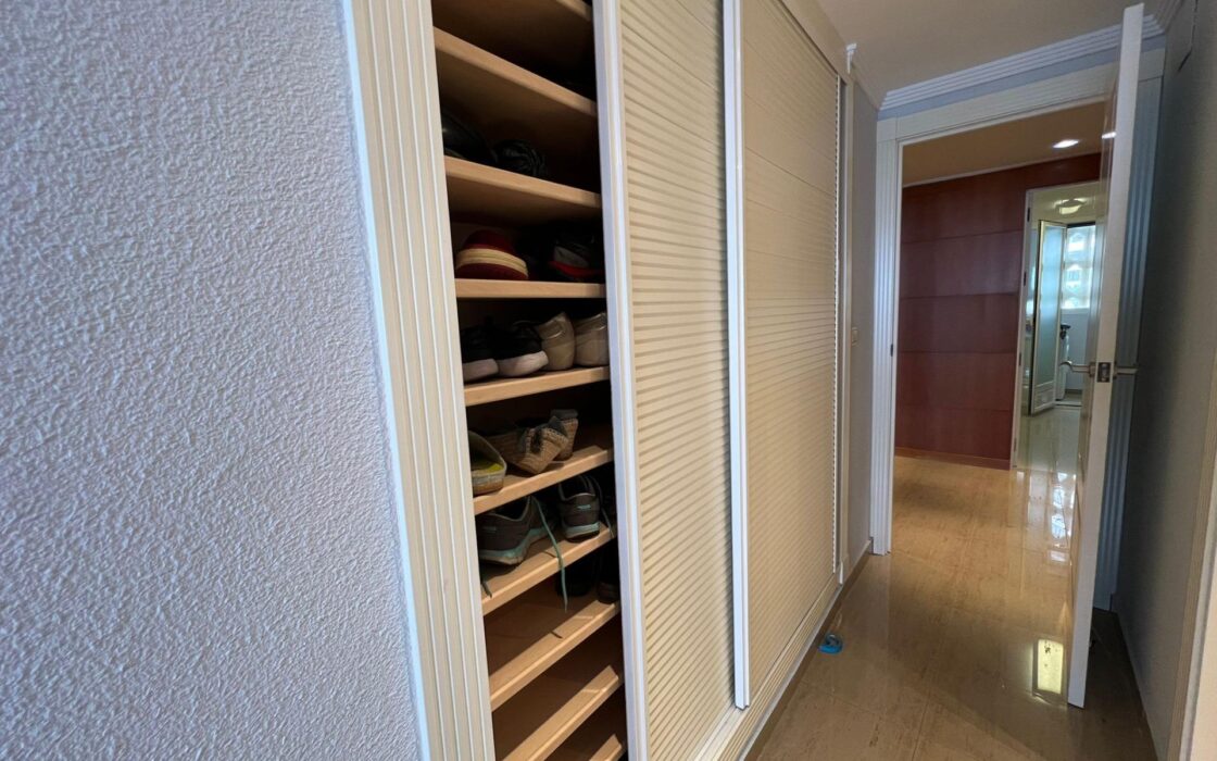 Апартаменты в Бенидорме 132 кв.м с видом на море