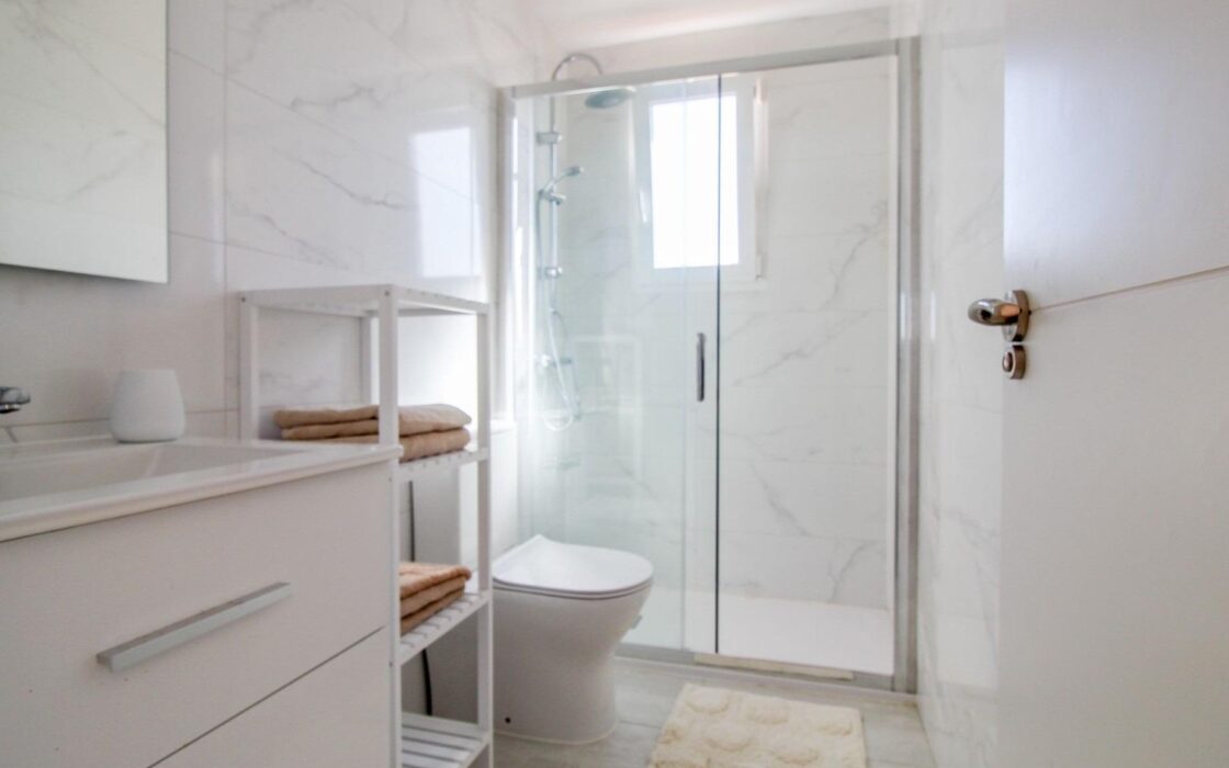 Светлый пентхаус в Ориуэла Коста с террасами и видом на море