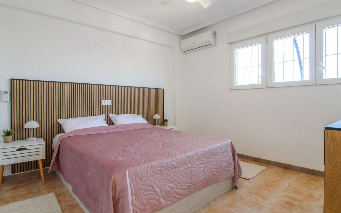 Светлый пентхаус в Ориуэла Коста с террасами и видом на море