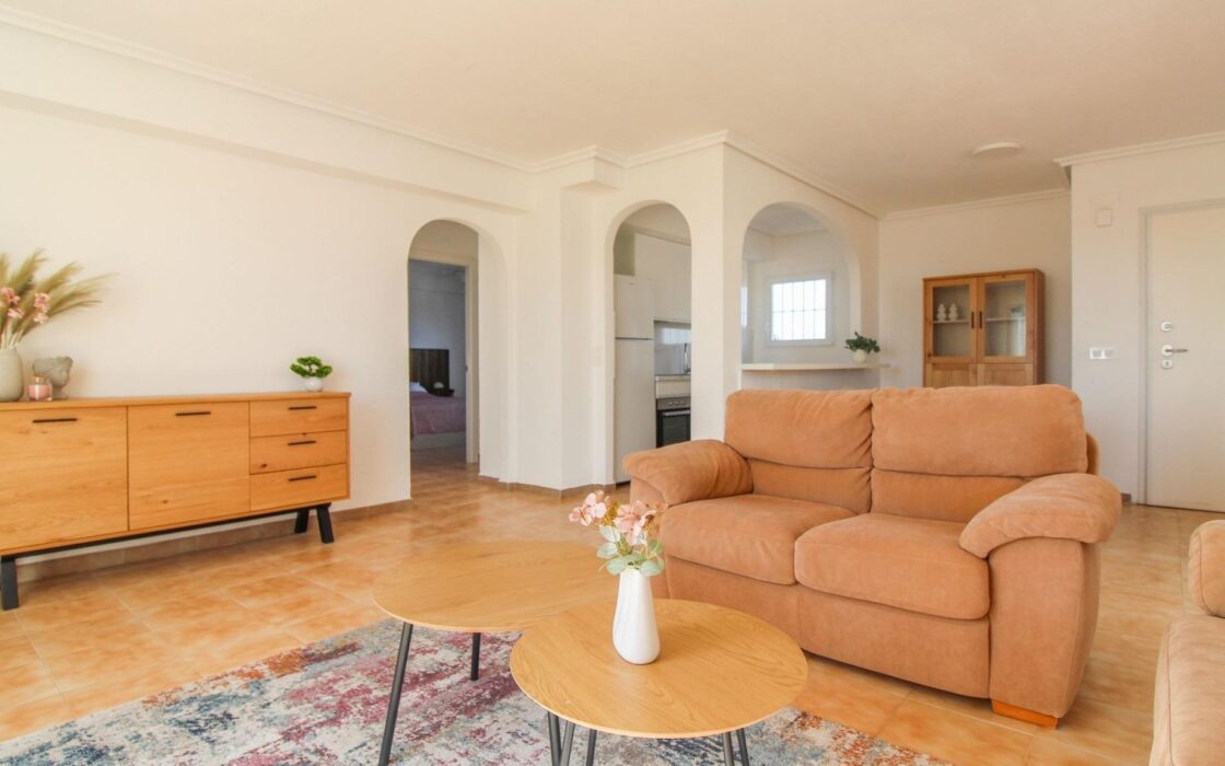 Светлый пентхаус в Ориуэла Коста с террасами и видом на море