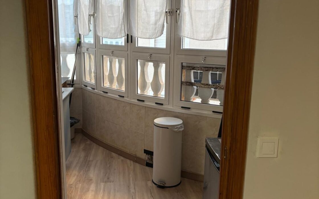 Апартаменты 65 кв.м в Торревьехе у моря с террасой