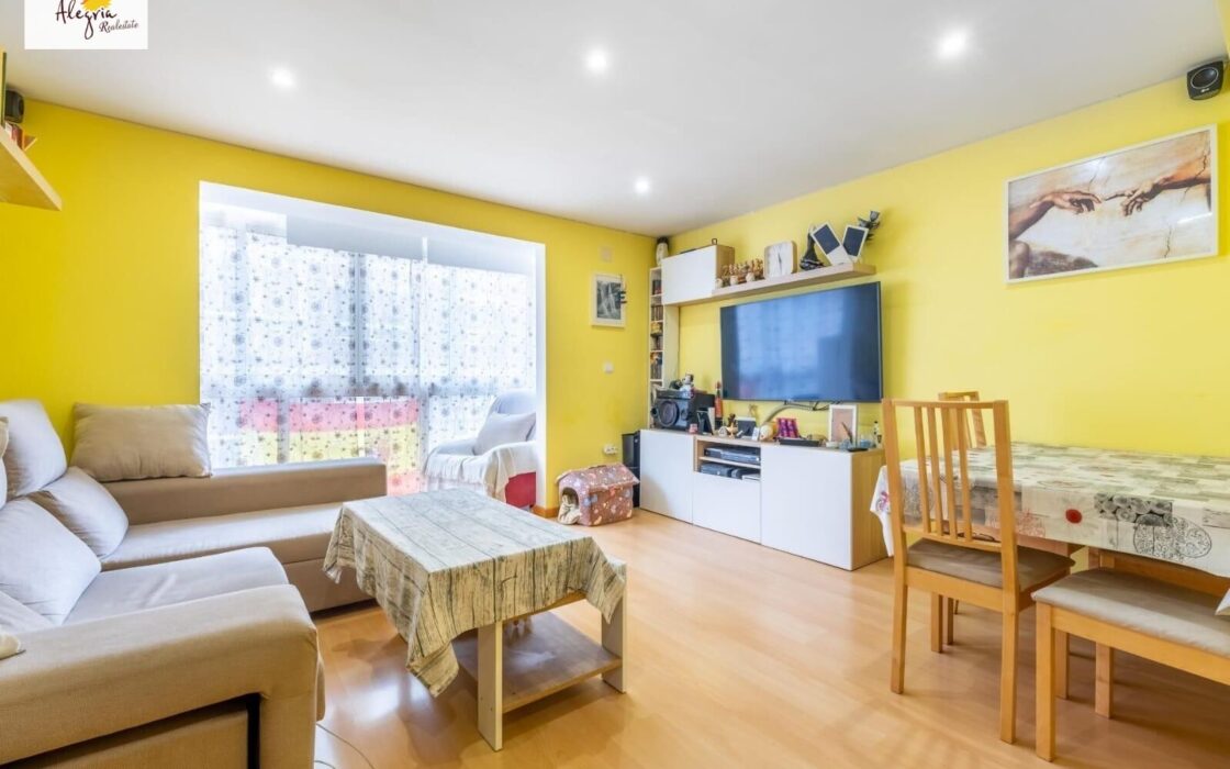 Затишна трикімнатна квартира в центрі Аліканте, 88 кв.м.