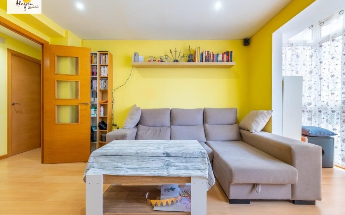 Затишна трикімнатна квартира в центрі Аліканте, 88 кв.м.